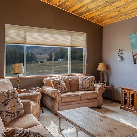 Bison Lodge - Lg Home - 2 Bedrooms - Less Than 5 Miles To Yellowstone North Entrance, Sleeps Up To 8 加德纳 外观 照片