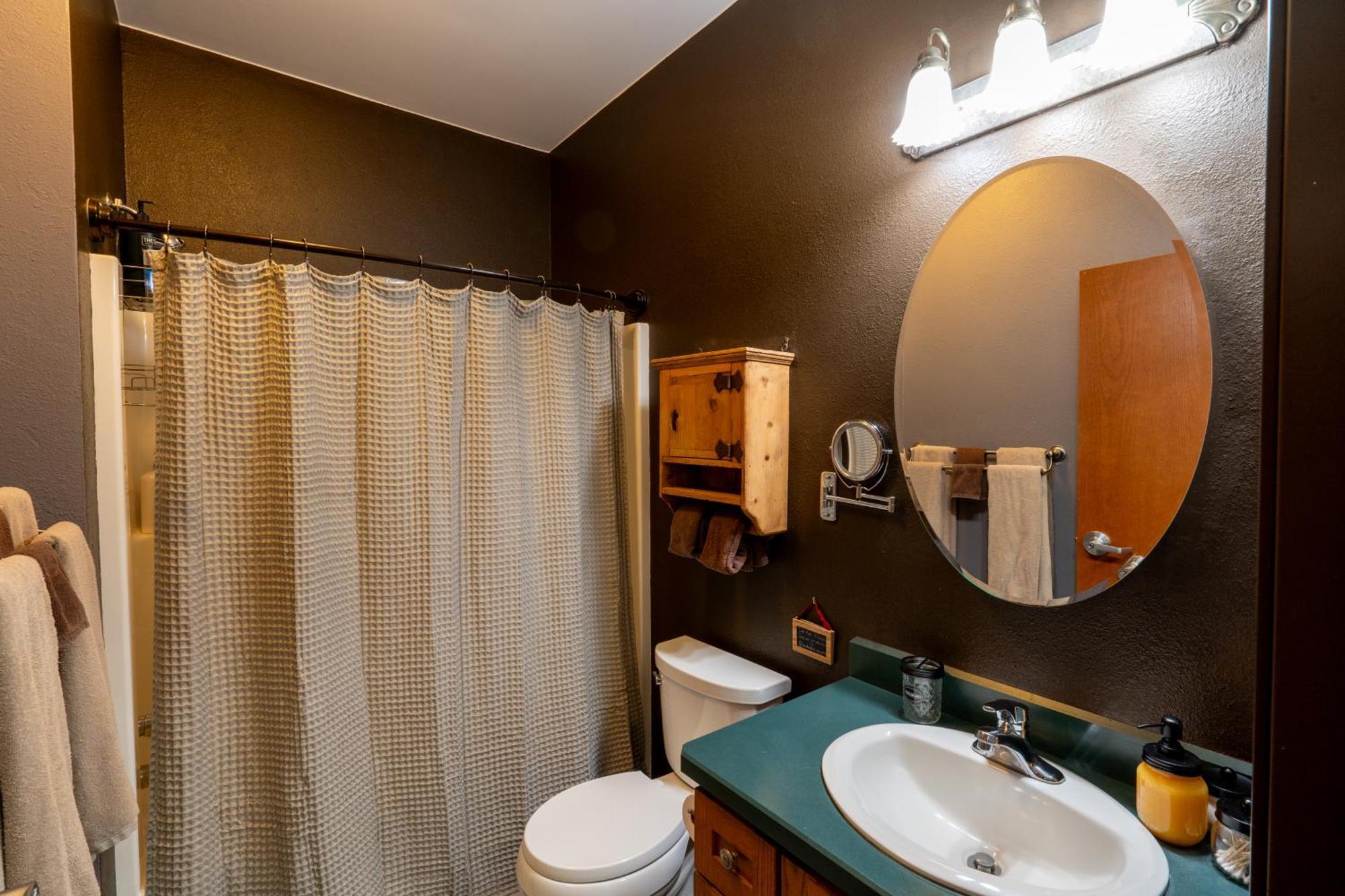 Bison Lodge - Lg Home - 2 Bedrooms - Less Than 5 Miles To Yellowstone North Entrance, Sleeps Up To 8 加德纳 外观 照片