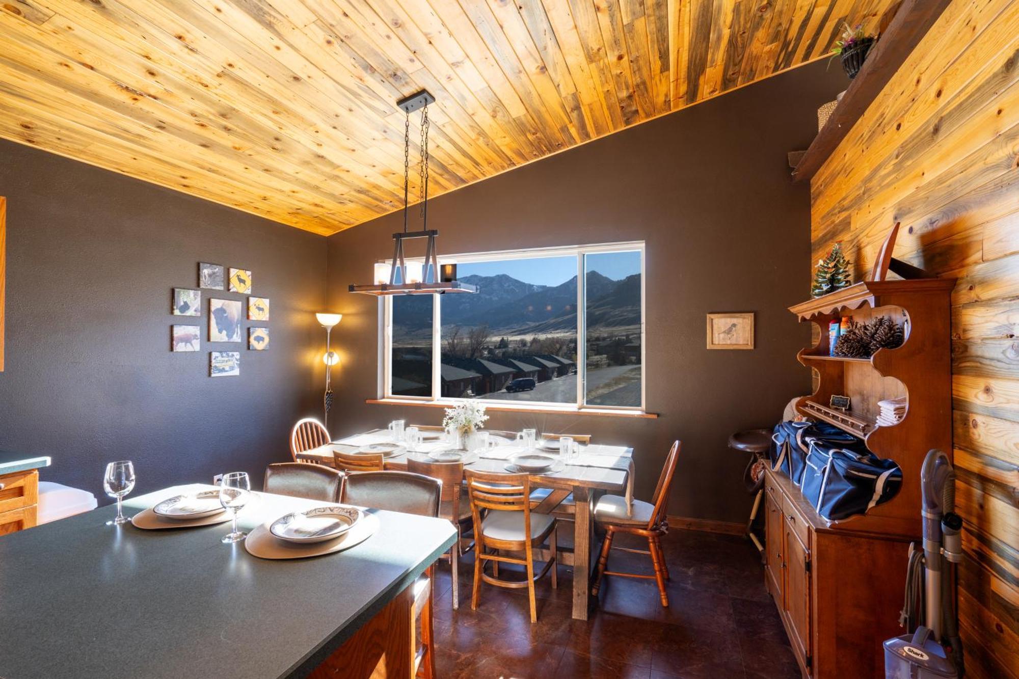 Bison Lodge - Lg Home - 2 Bedrooms - Less Than 5 Miles To Yellowstone North Entrance, Sleeps Up To 8 加德纳 外观 照片