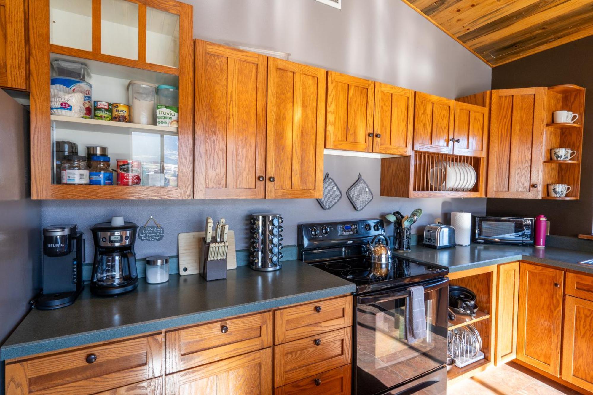 Bison Lodge - Lg Home - 2 Bedrooms - Less Than 5 Miles To Yellowstone North Entrance, Sleeps Up To 8 加德纳 外观 照片