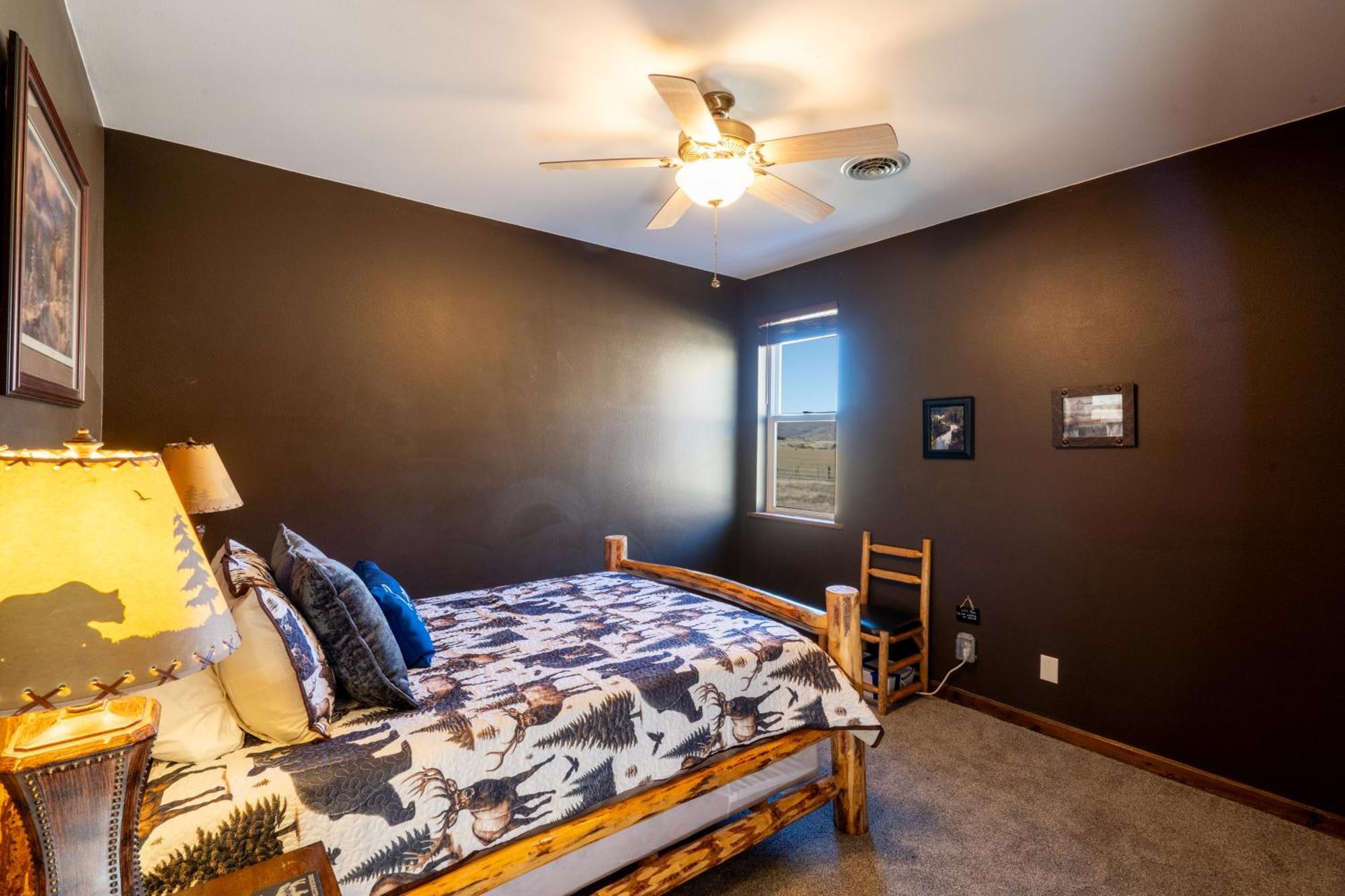Bison Lodge - Lg Home - 2 Bedrooms - Less Than 5 Miles To Yellowstone North Entrance, Sleeps Up To 8 加德纳 外观 照片