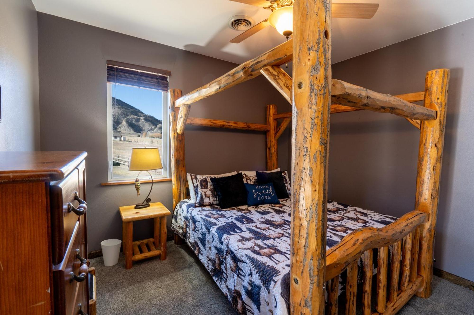 Bison Lodge - Lg Home - 2 Bedrooms - Less Than 5 Miles To Yellowstone North Entrance, Sleeps Up To 8 加德纳 外观 照片