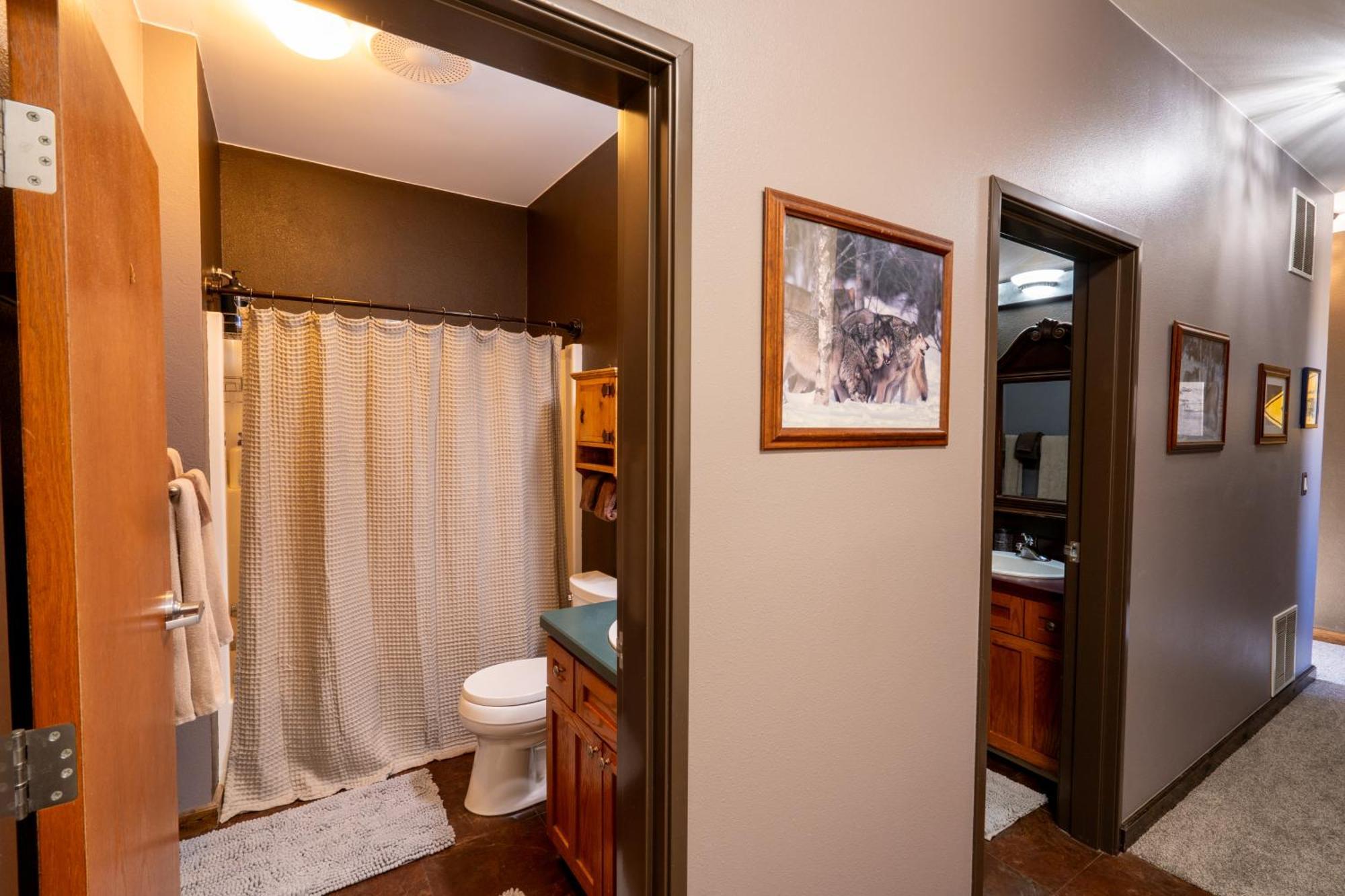 Bison Lodge - Lg Home - 2 Bedrooms - Less Than 5 Miles To Yellowstone North Entrance, Sleeps Up To 8 加德纳 外观 照片