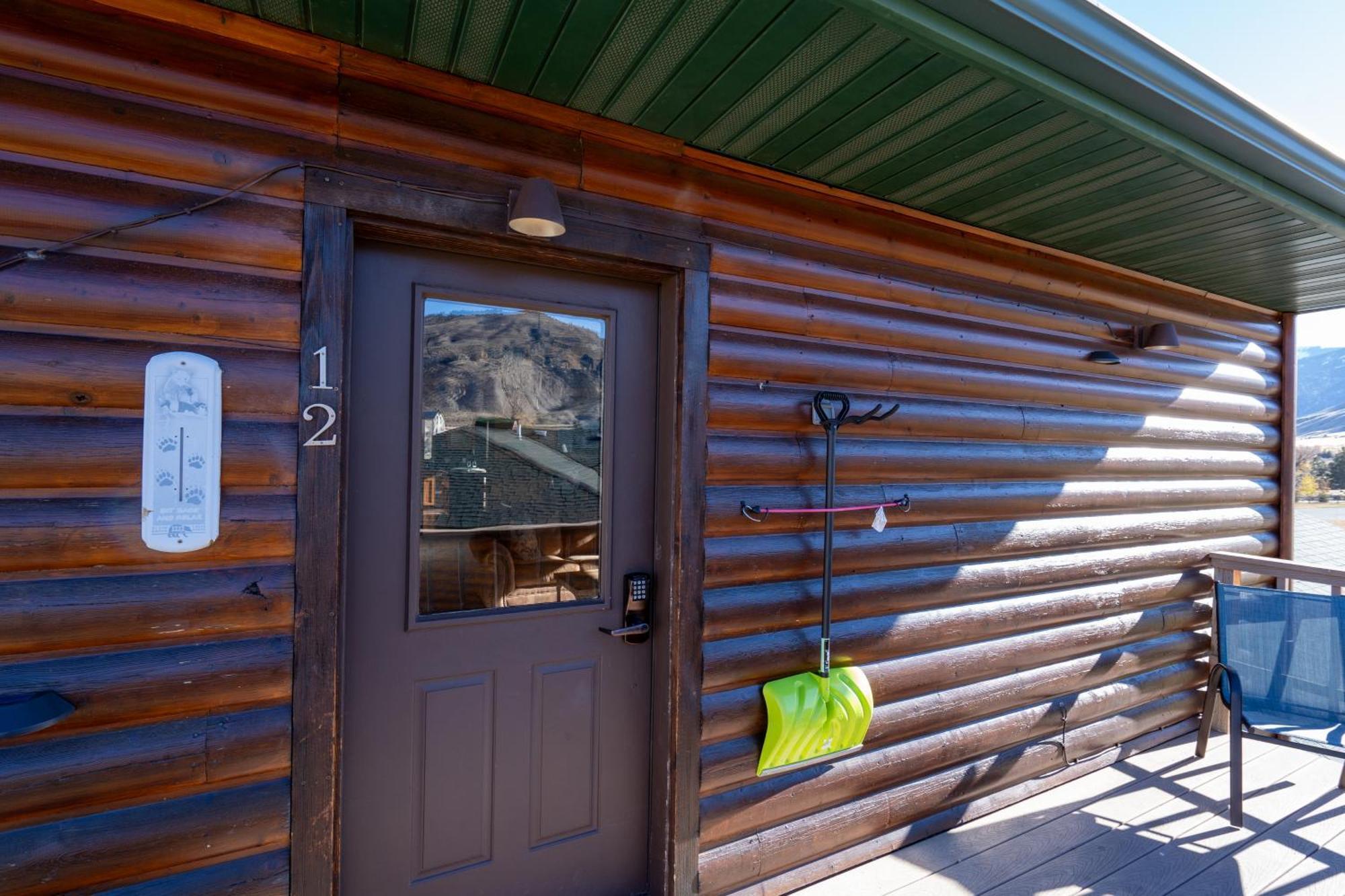 Bison Lodge - Lg Home - 2 Bedrooms - Less Than 5 Miles To Yellowstone North Entrance, Sleeps Up To 8 加德纳 外观 照片